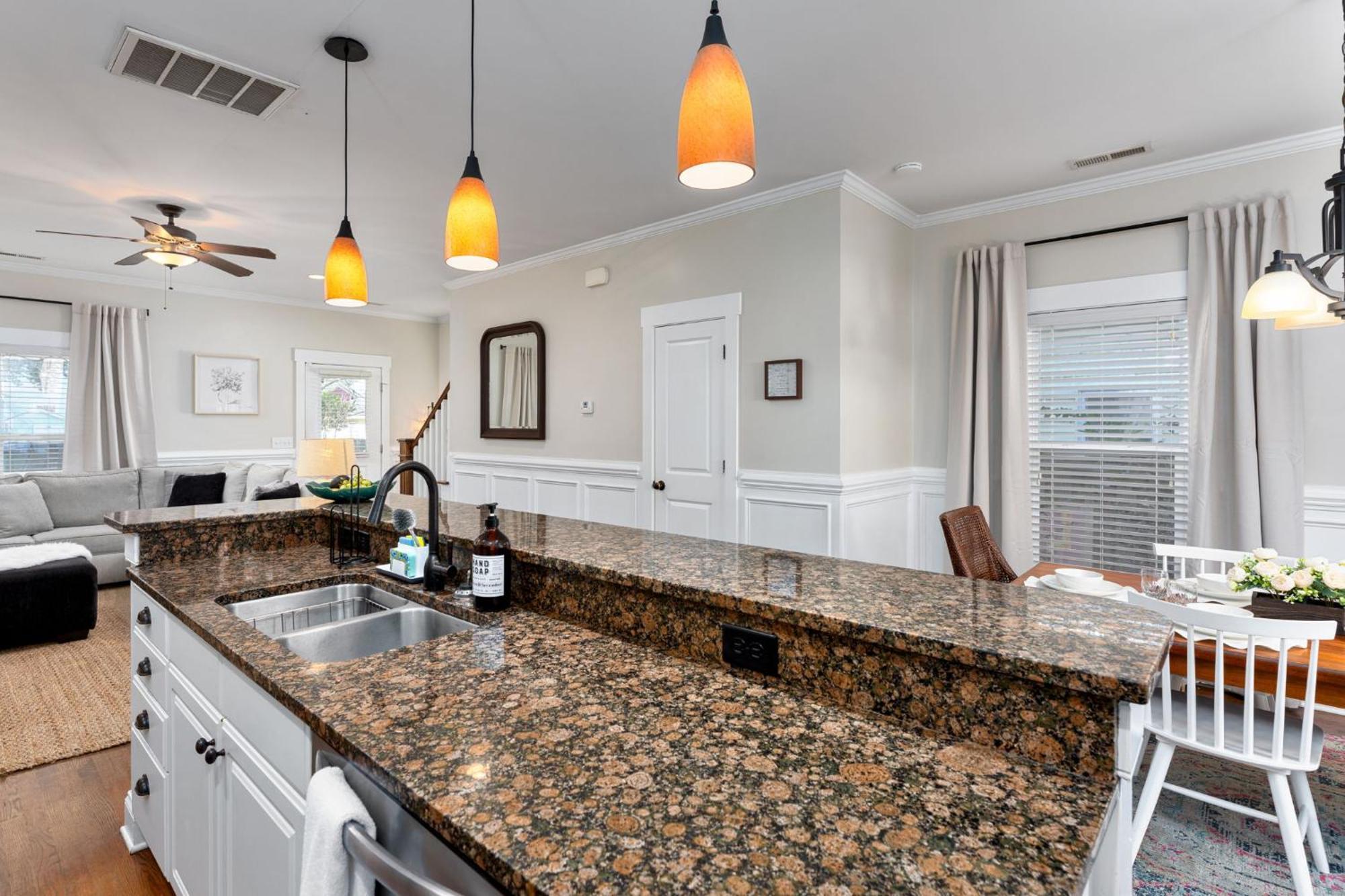 Downtown Wilmington Home ~ Pet Friendly Eksteriør billede